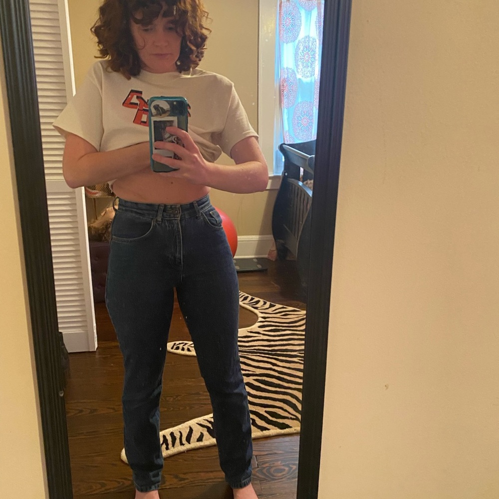 Two ragged priestess mom jeans light and dark wash - Picture 8 of 8